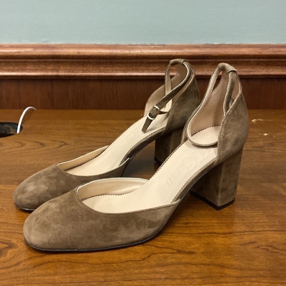 J Crew Maisie ankle-strap heels in Italian suede
Item BP331 - Picture 4 of 7